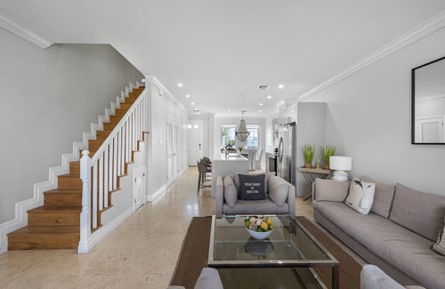 Palm Cay House | 4br -Walk to SANDY BEACH! and pool in 50 steps! Tennis! Pickle! Gated community