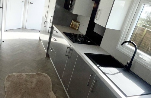 East Drayton Ski Chalet | 4Guests-2Bedroom-WiFi-Tv