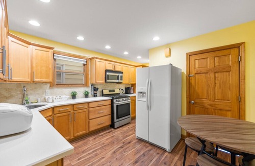 Constable Hook House | 4MIN walk to NYC Train | Massage Chair |Sleeps 12+