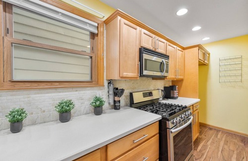 Constable Hook House | 4MIN walk to NYC Train | Massage Chair |Sleeps 12+