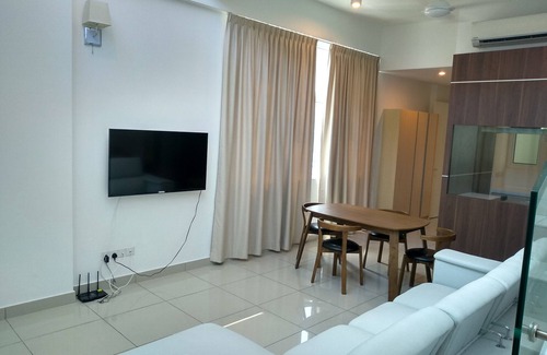 Bayan Lepas Condo | 4R 3B With High Speed Wifi full Facilities & Amenities