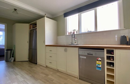 Bunbury House | 4x2 House in Tree Street Area close to CBD and the beach