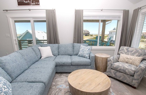 Carova Beach House | 4x2279, Chateau Laylow- Oceanside, Ocean View, Hot Tub, Wild Horses!