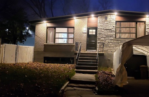 Laval House | 5 1/2 entièrement meublé & équipé dans un bungalow