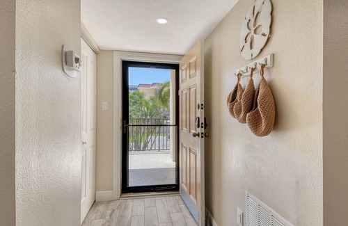 Siesta Key Condo | 5-105 in Sarasota, FL