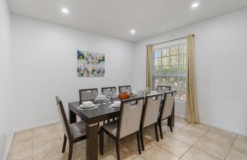 Sunset Ridge House | 5-3 Pool Home Located In Sunset Ridge Community!