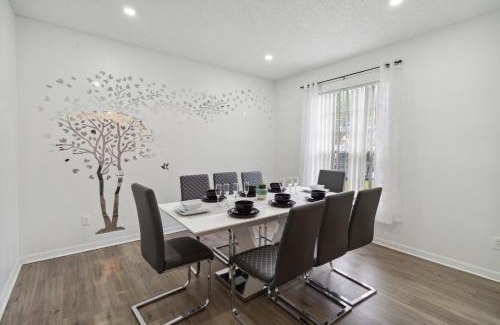 Sunset Ridge House | 5-4 Pool Home Located In Sunset Ridge Community!