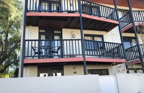 South Perth Apartment | 5 A Rose in South Perth 1BR for2 parking