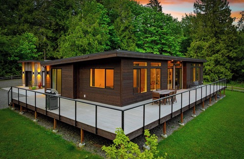 Bellingham House | 5-Acre Escape | Trails Lake 2 Luxe Stays