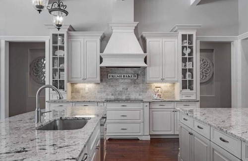 Sanford Villa | 5 Acre Estate Modern Farmhouse