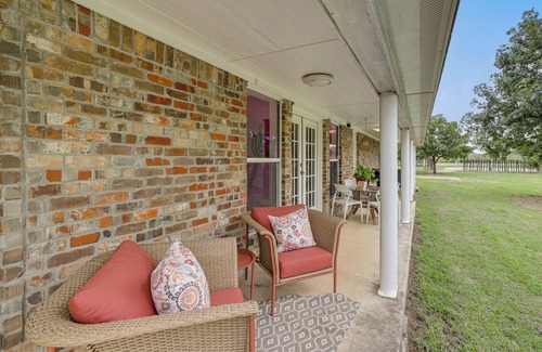 Crowley House | 5 Acres! Countryside Getaway Outside Fort Worth