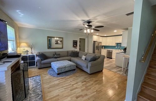 Tallahassee House | 5 BD 2-story home, family friendly quiet country setting, volleyball court!