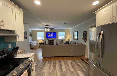 Tallahassee House | 5 BD 2-story home, family friendly quiet country setting, volleyball court!