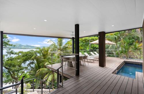 Playa Flamingo House | 5-BD Beachfront, Ocean-View Hillside Home