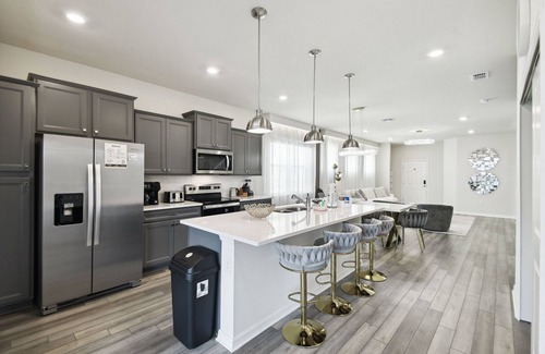 Four Corners House | 5 BD En-suites, Game Room, Pool, Sleeps 14, Disney