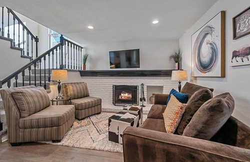 Englewood House | 5 BDRM Near Everything-DTC, I-25 & C-470, Shopping!