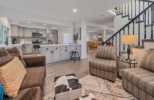 Englewood House | 5 BDRM Near Everything-DTC, I-25 & C-470, Shopping!