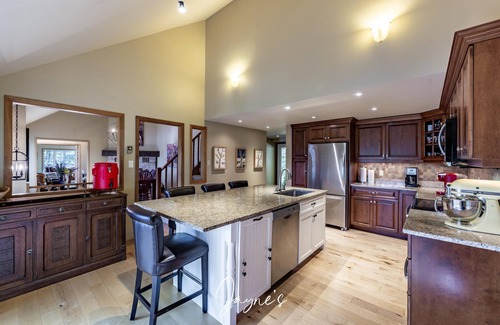 Seguin Cottage | 5 bed 5 bath cottage on Lake Rosseau