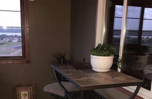 Oacoma House | 5 Bed/3.5 Bath-Sleeps Up To 17-easy I-90 on/off Chamberlain/Oacoma