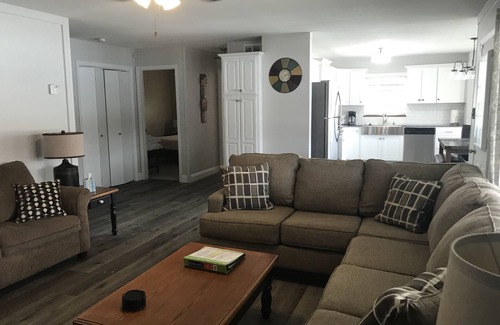 Camdenton House | 5 BED/3 BATH 7 Steps to Great Dock, Large Cove, Secluded, Parking for All
