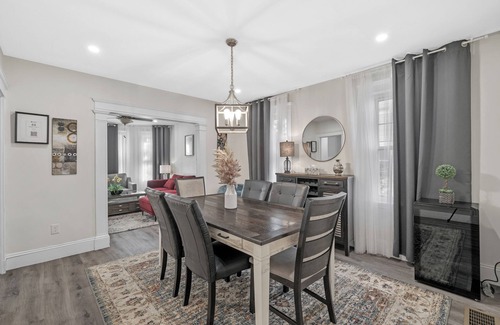 Roslindale House | 5 Bed 3 bath Boston Condo