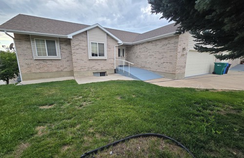 Hyde Park House | 5 Bed, 3 Bath Spacious Home