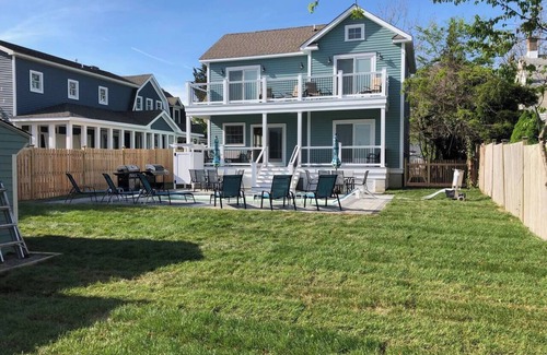 West Cape May House | 5 bed 4.5 bath w/heatable pool 5 blocks from beach