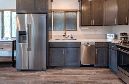 Harbor House | 5 bed/4 ba DOWNTOWN