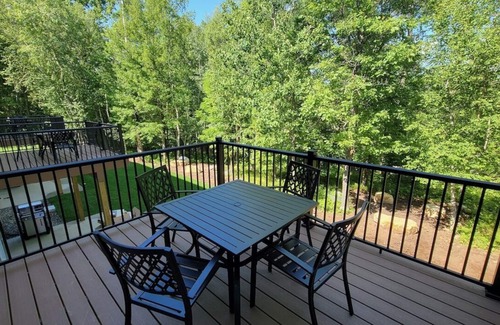 Lake Shore House | 5 Bed 5 Bath Home in Resort with Boat Slip Gull Lake!