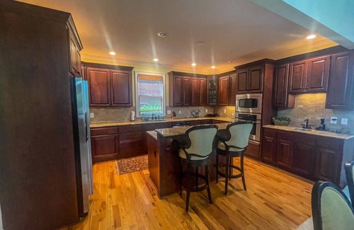 Lake Oconee House | 5 BED 7 BATH WITH BOAT DOCK