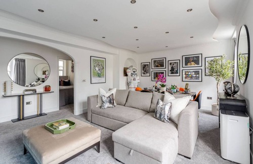 City of Westminster Apartment | 5 Bed Designer Penthouse By Mayfair