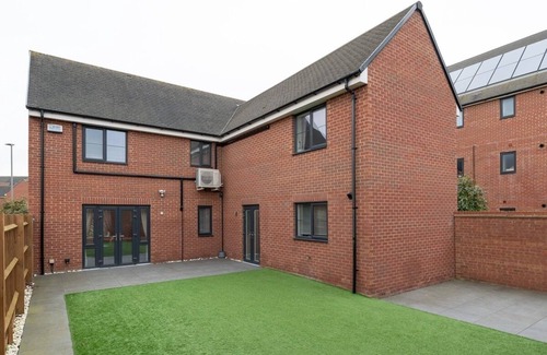 Bletchley House | 5 bed detached | Contractors |Parking|Long Stays