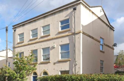 Cheltenham House | 5 Bed Modern Cheltenham Town Centre Home