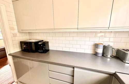 Lee House | 5 bed property in SE12