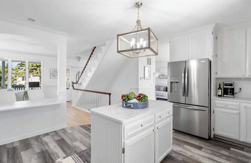 Bonnet Shores House | 5-bed Waterfront Beach house with DIRECT access to Private Kelly Beach in Bonnet