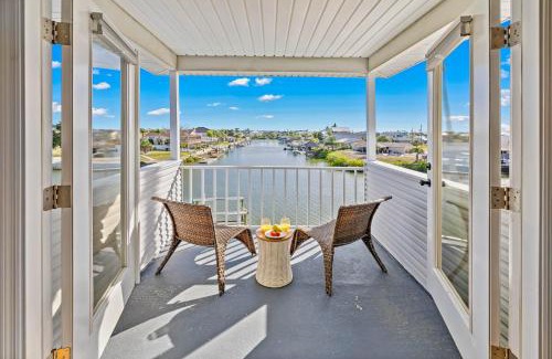 Spring Hill House | 5 Bed3bath waterfront pool home with full gym, office, and heated pool!