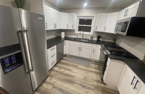 West Bloomfield House | 5 Bedroom Freshly Updated Home!