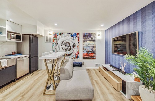 South of Market Condo | 5 bedrm & 3 bath in Centrally located house in SF's SOMA district walking distance to Civic Center