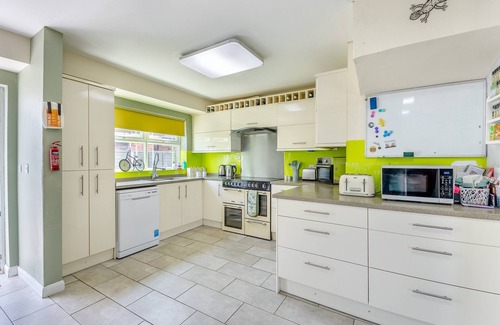 Alford Cottage | 5 bedroom accommodation in Sloothby. near Skegness