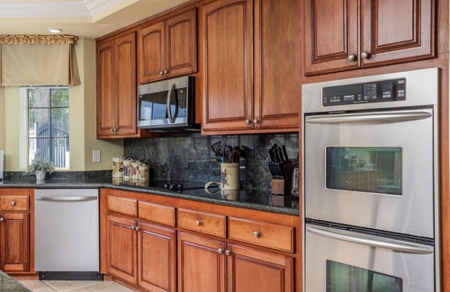 Temecula House | 5 bedroom 3.5bath Pool, Views, Fire Pit, Vineyard Wine Country Estate!