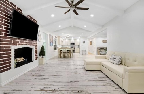 Medical Center District House | 5 Bedroom 3 Bath in Northwest SA