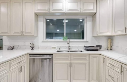 Medical Center District House | 5 Bedroom 3 Bath in Northwest SA