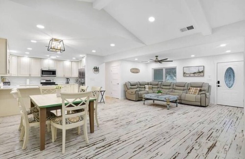 Medical Center District House | 5 Bedroom 3 Bath in Northwest SA