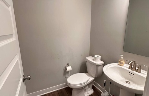 Avon House | 5-bedroom 4-bathroom big spacious residence