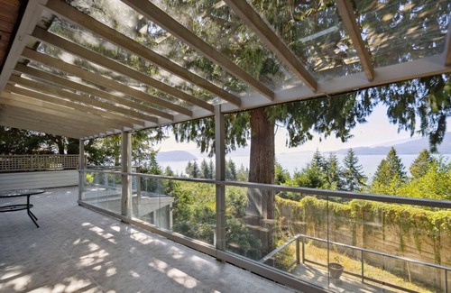 Lions Bay House | 5-Bedroom 4-Bathroom full house, "Breathtaking Views"