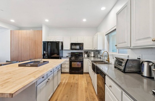 Bear Hollow Village House | 5 Bedroom 4 Bathroom + Hot Tub Minutes from Slopes