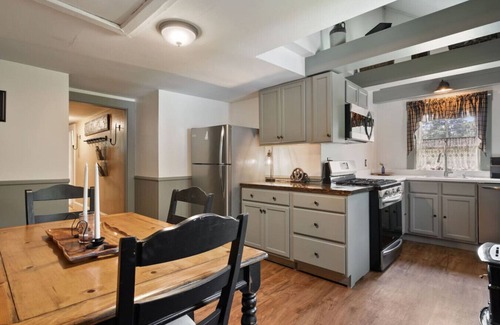 Bethlehem House | 5 Bedroom/5 Bathroom NH Getaway