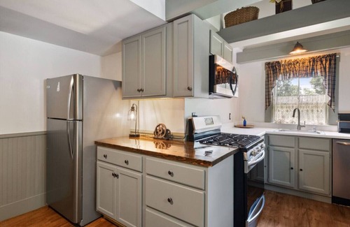 Bethlehem House | 5 Bedroom/5 Bathroom NH Getaway