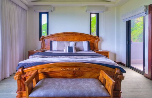 Tarcoles House | 5 Bedroom 5 bathroom Luxury Home, with optional apartment above the garage