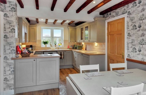 Potter Brompton Cottage | 5 bedroom accommodation in Potter Brompton, Scarborough